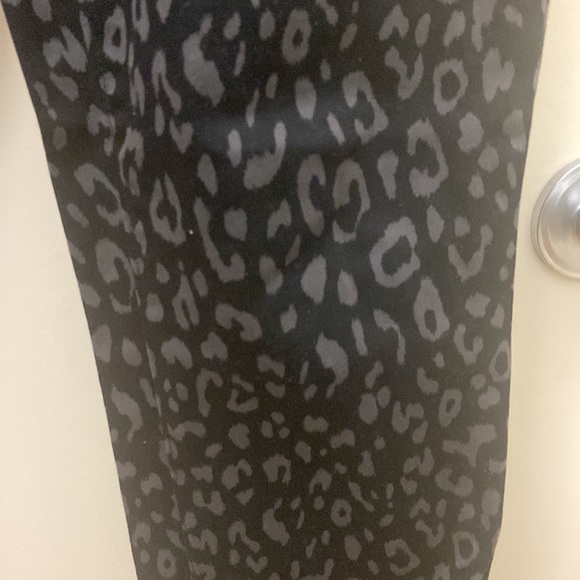 Gap Always Skinny Mid Rise Leopard Print Pants Size 4 - Picture 2 of 9